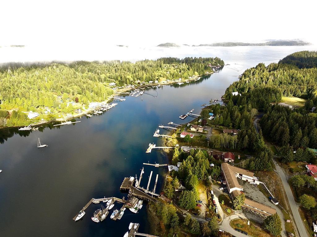 Salmon Beach The Bamfield Motel מראה חיצוני תמונה